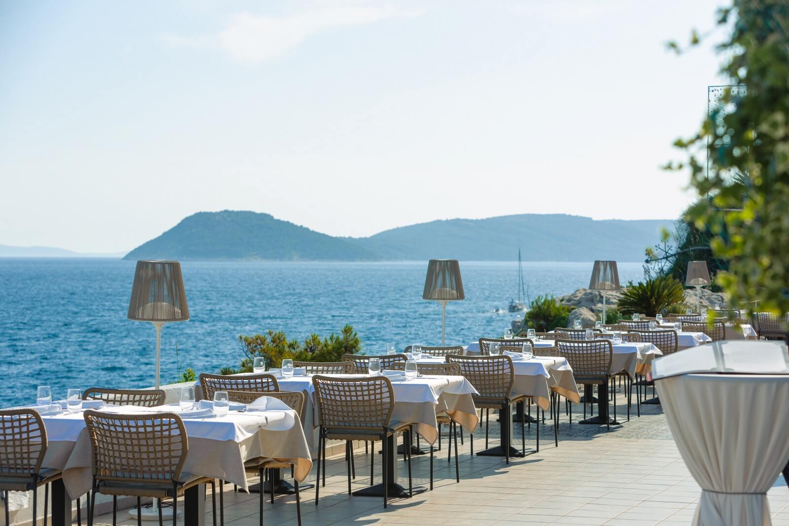Restaurants RESTAURANT (3)_1600x1067